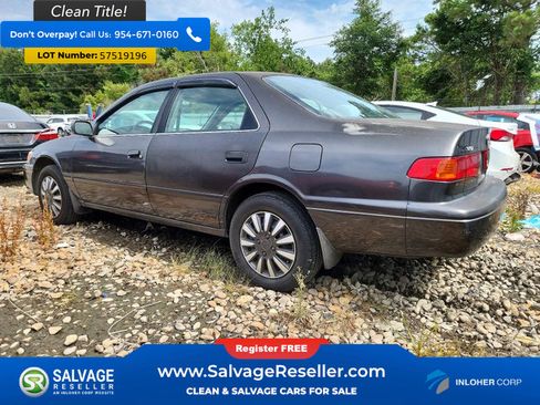 Used 2000 Toyota Camry FWD image 3