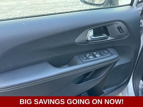 New 2026 Chrysler Pacifica Select w/ S Appearance Package image 15