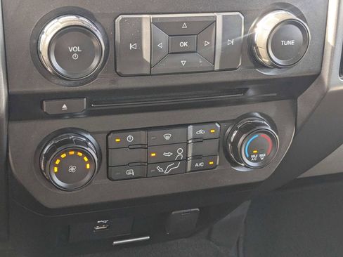 Used 2018 Ford F250 XLT w/ FX4 Off-Road Package AWD/4WD image 22