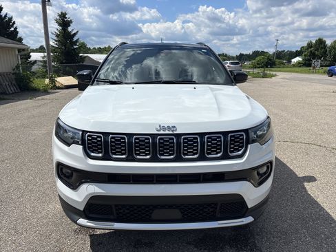 Used 2024 Jeep Compass Limited AWD/4WD image 11