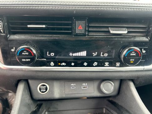 Used 2021 Nissan Rogue SV FWD image 25
