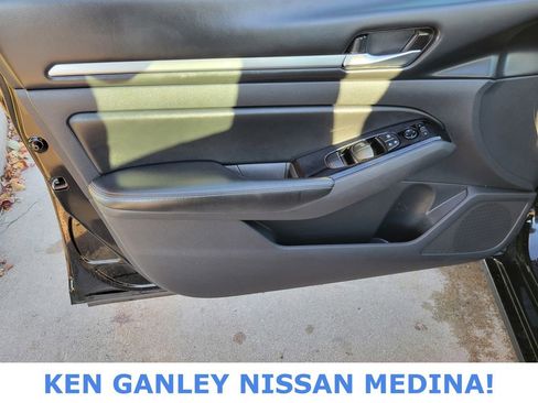 Used 2023 Nissan Altima 2.5 SV image 39