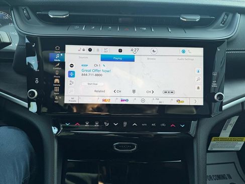 Used 2026 Jeep Grand Cherokee 4WD image 23