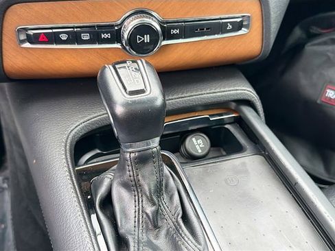 Used 2021 Volvo XC90 T6 Momentum image 17