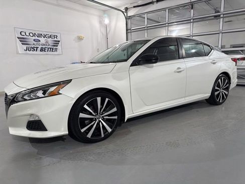 Used 2019 Nissan Altima 2.5 SR w/ SR Premium Package image 5