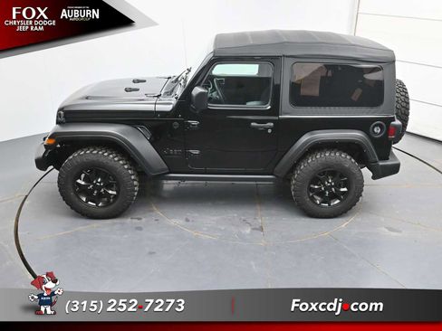 Used 2022 Jeep Wrangler Sport image 29
