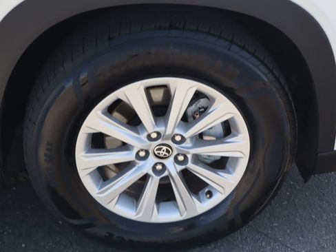 Used 2025 Toyota Grand Highlander AWD Hybrid image 10