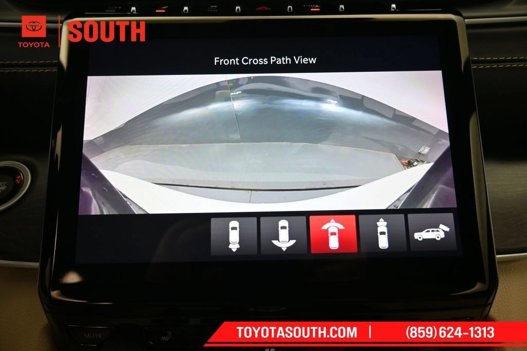 Used 2023 Jeep Grand Cherokee Limited w/ Luxury Tech Group II AWD/4WD image 22