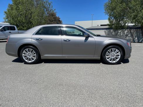 Used 2014 Chrysler 300 C AWD/4WD image 4