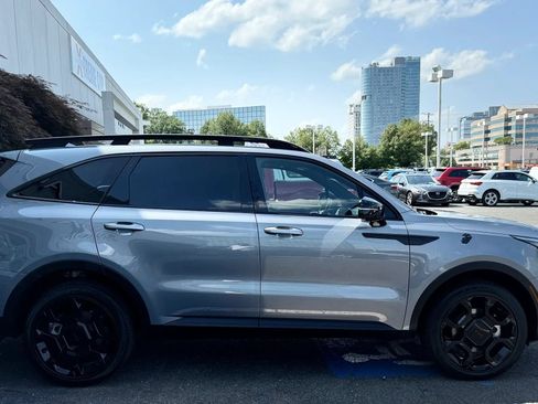 Used 2025 Kia Sorento SX AWD/4WD image 7