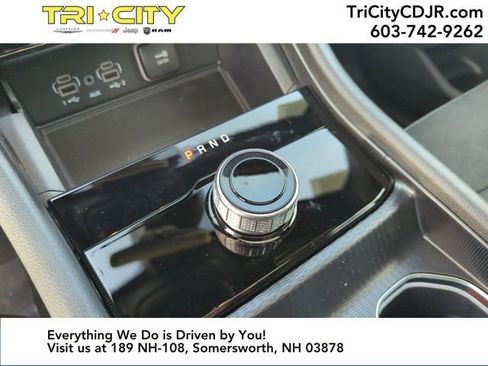 New 2025 Jeep Grand Cherokee Altitude image 36