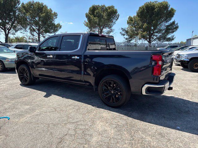 Used 2022 Chevrolet Silverado 1500 LTZ w/ LTZ Convenience Package II RWD image 3