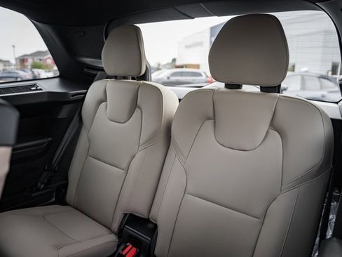 New 2026 Volvo XC90 B6 Plus w/ Protection Package Premier image 34
