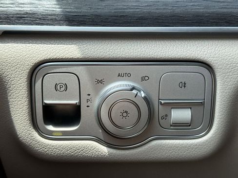 Used 2021 Mercedes-Benz GLE 450 4MATIC w/ 3rd Row Seat Package image 21