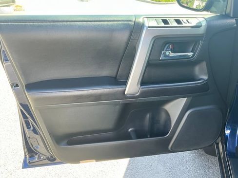 Used 2016 Toyota 4Runner SR5 RWD image 8
