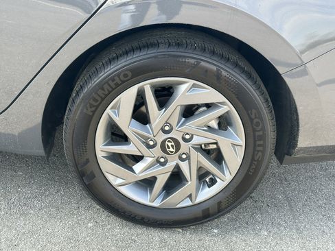 Used 2024 Hyundai Elantra SEL image 20