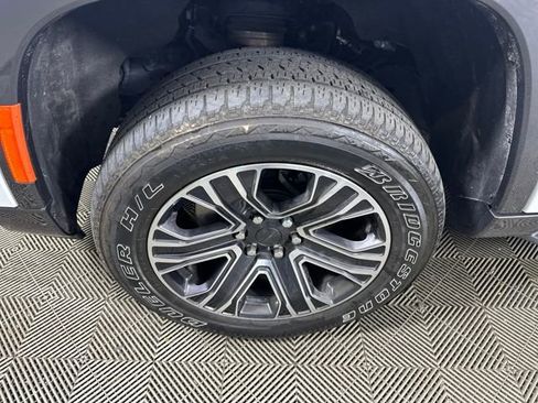 Used 2022 Jeep Wagoneer Series III w/ Flexible Seating Group image 9