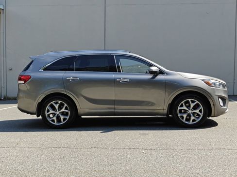 Used 2017 Kia Sorento SX AWD/4WD image 2