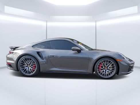 Used 2021 Porsche 911 Turbo image 5