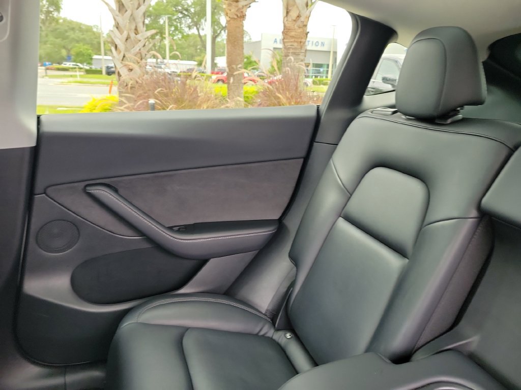 Used 2022 Tesla Model Y Long Range AWD/4WD image 11