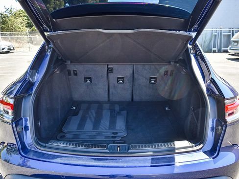 Used 2023 Porsche Macan image 25