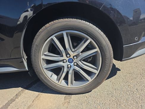 Used 2019 Ford Edge Titanium w/ Equipment Group 301A AWD/4WD image 13