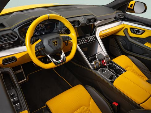 Used 2022 Lamborghini Urus AWD/4WD image 8