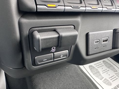 Used 2024 Chevrolet Silverado 2500 Custom w/ Custom Value Package image 19