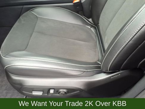 Used 2025 Jeep Grand Cherokee 4WD image 11