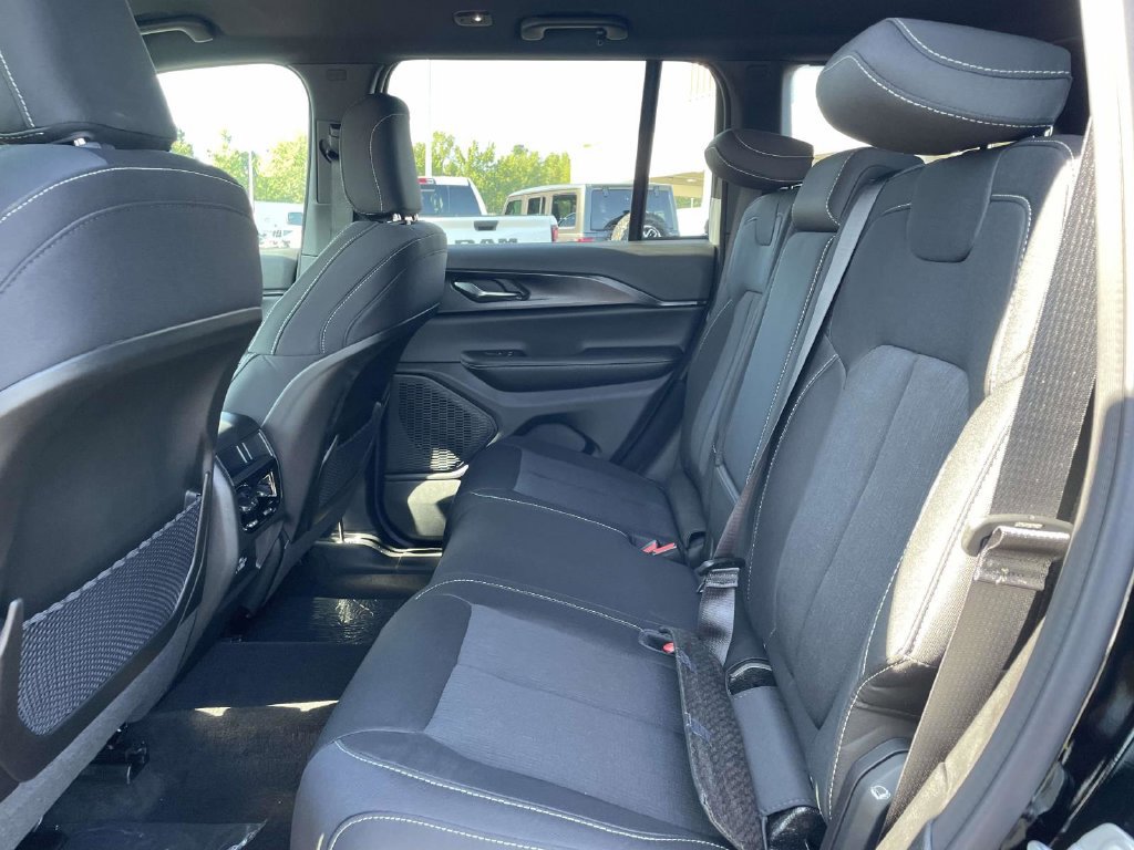 New 2027 Jeep Grand Cherokee 4WD image 21