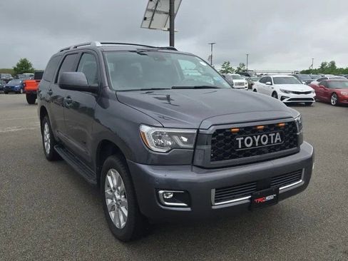 Used 2019 Toyota Sequoia Platinum w/ Carpet Mat Package (TMS) AWD/4WD image 4
