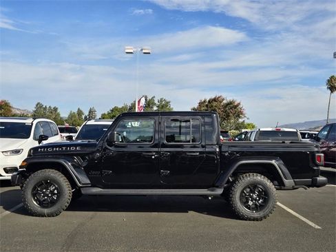 New 2025 Jeep Gladiator High Tide image 7