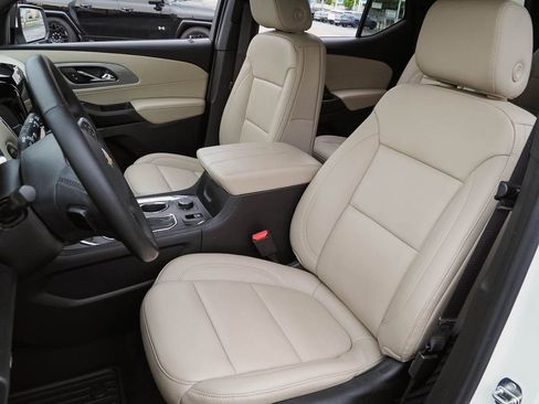 Certified 2023 Chevrolet Traverse LT AWD/4WD image 25