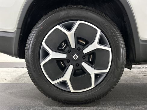Used 2024 Rivian R1S Adventure AWD/4WD image 12