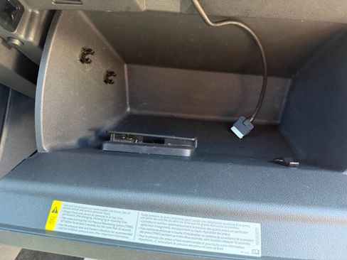 Used 2014 Volkswagen Beetle TDI FWD image 41