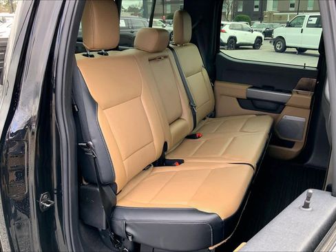 Used 2023 Ford F150 Lariat w/ Trailer Tow Package image 18