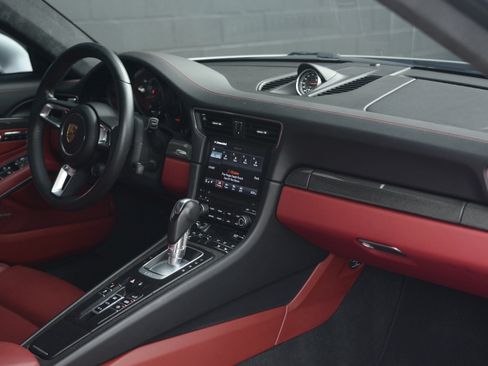 Used 2018 Porsche 911 Carrera GTS RWD image 27