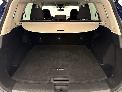 Used 2022 Nissan Rogue SV image 11