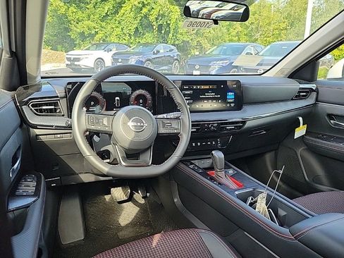 New 2026 Nissan Kicks SR w/ Cold Weather Package image 11