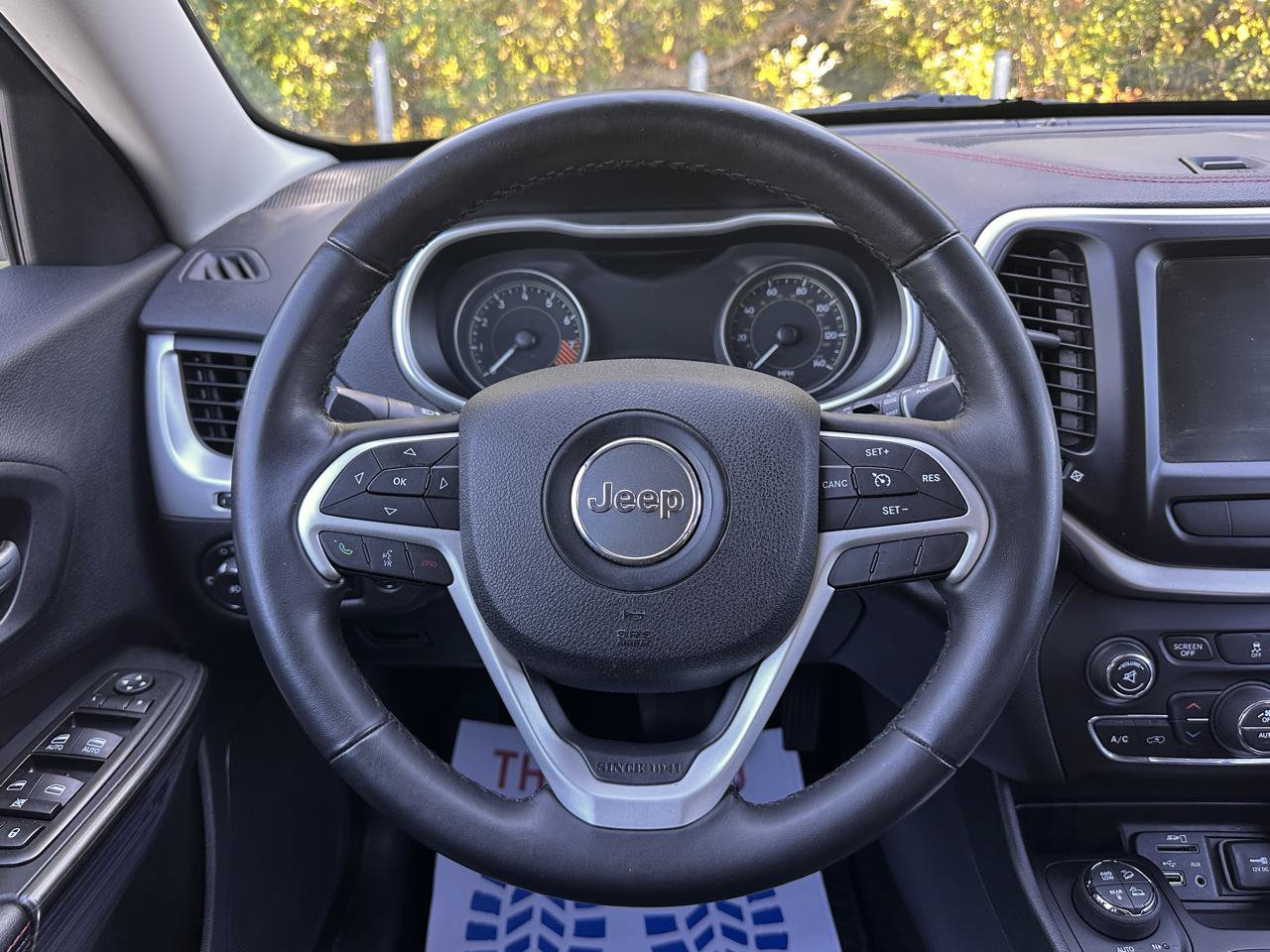 Used 2014 Jeep Cherokee Trailhawk w/ Comfort/Convenience Group AWD/4WD image 22