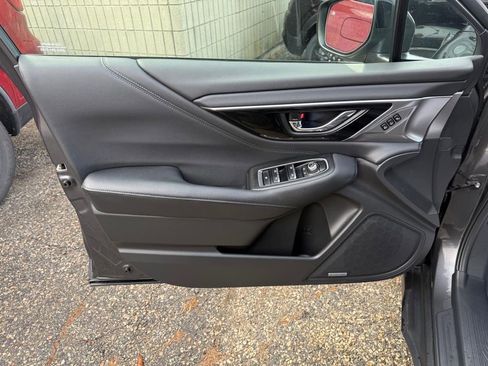 Used 2025 Subaru Outback Limited XT AWD/4WD image 12