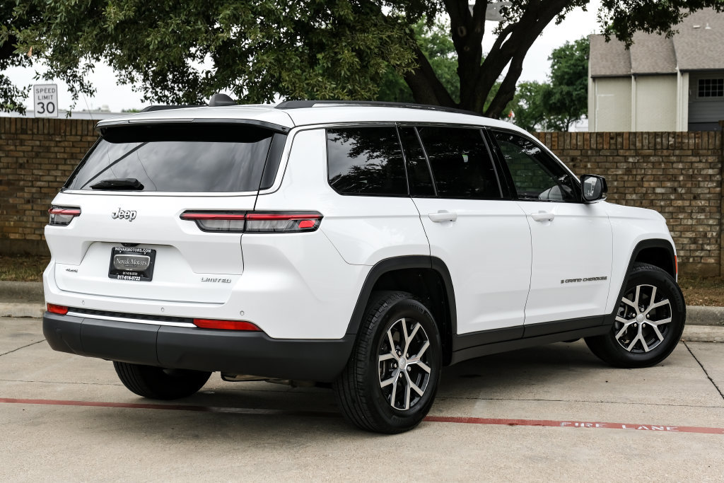 Used 2023 Jeep Grand Cherokee L Limited AWD/4WD image 16