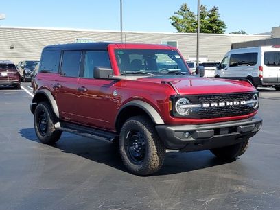 New 2026 Ford Bronco Outer Banks w/ Black Appearance Package