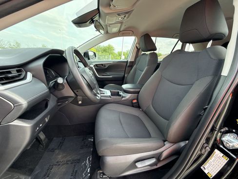 Certified 2025 Toyota RAV4 LE FWD image 13