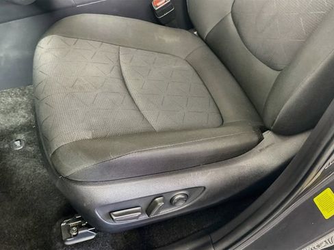Certified 2025 Toyota RAV4 XLE FWD image 21