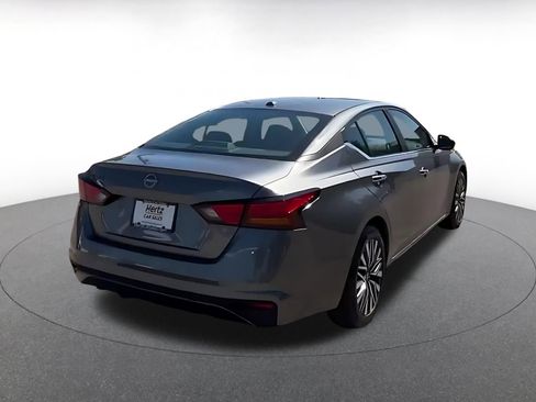 Used 2025 Nissan Altima 2.5 SV FWD image 14