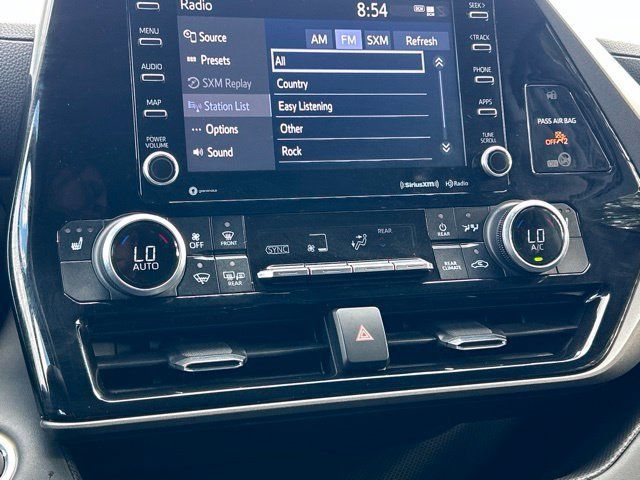 Used 2022 Toyota Highlander XLE AWD/4WD image 66