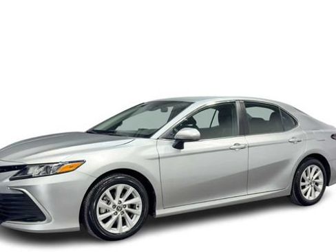 Used 2024 Toyota Camry LE FWD image 5