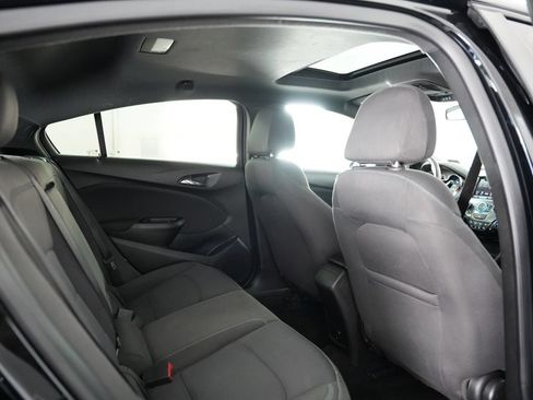 Used 2018 Chevrolet Cruze LT w/ Sun And Sound Package FWD image 37