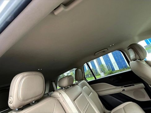 Used 2020 Lincoln Aviator 2WD image 22